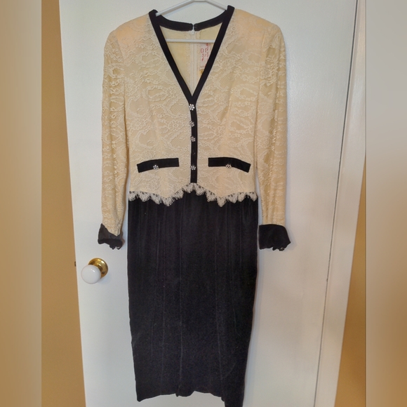 Vintage Miss O by Oscar de la Renta Lace & Velvet Dress Size Small - Picture 3 of 13